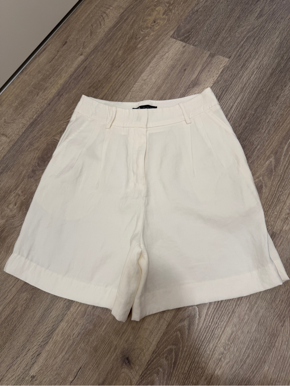 Zara High-Waist Cream Tailored Shorts